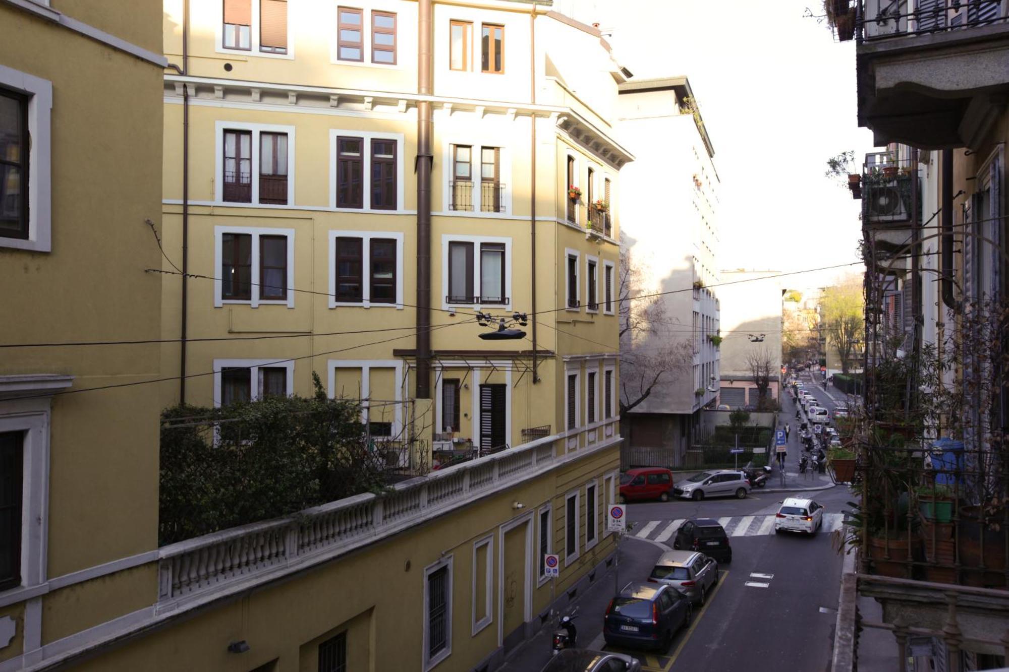 Just Urban Stays - Stylish 1Br In City Center - Balcony And Metro M2 M4 — Photos 1